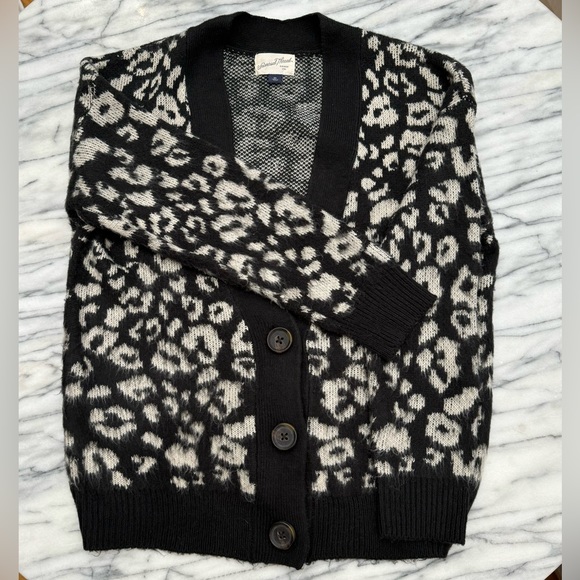 🐆 Soft Leopard Print Cardigan - Universal Thread™ - Picture 2 of 9